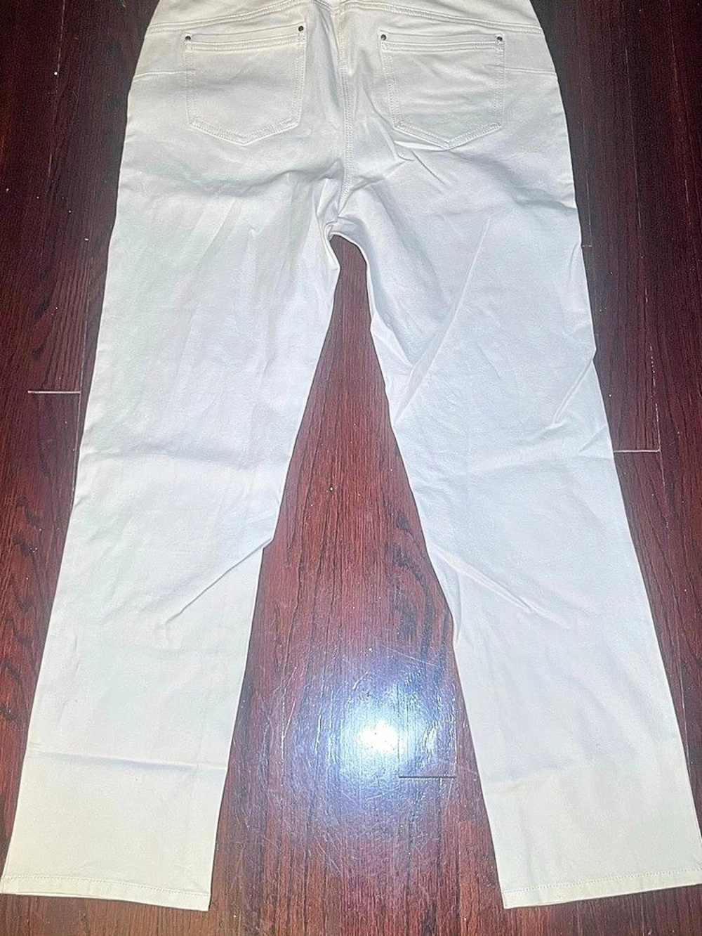 The so lifting by Chico’s straight leg in white stretchy pants size large